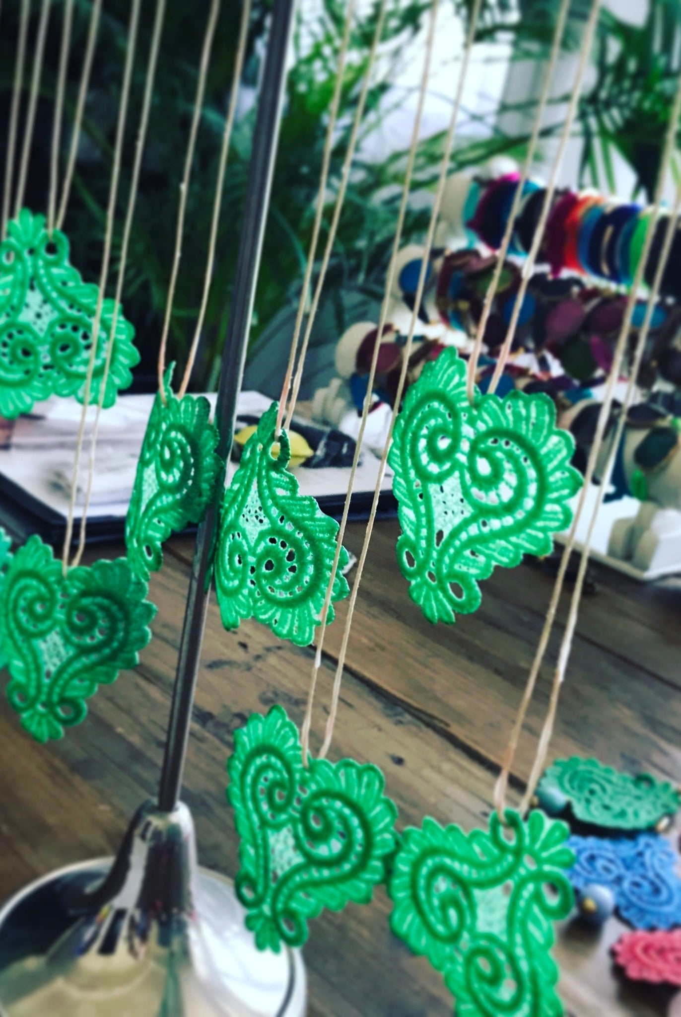 All onze oorbellen worden met de hand gemaakt... - Miccy's Jewelz Europe