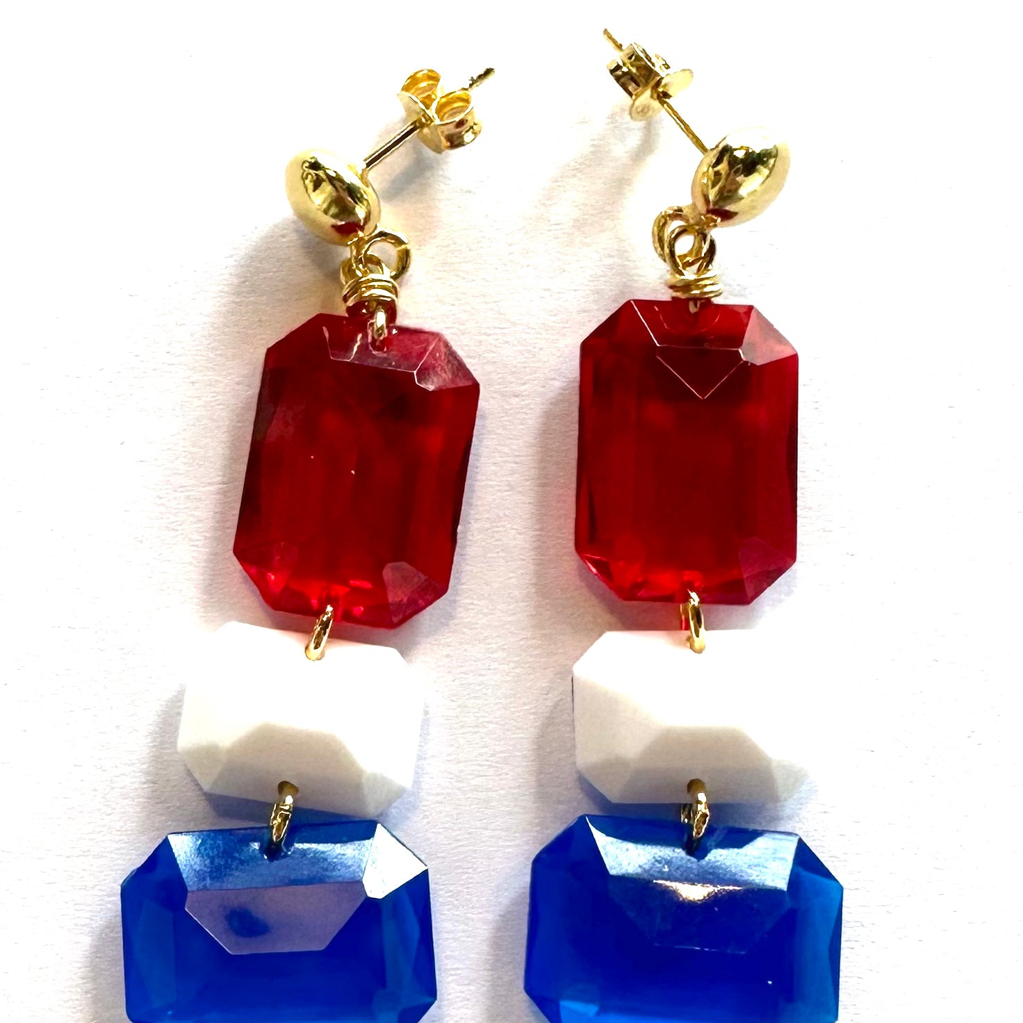 Detail photo of Miccy's Detailfoto van Miccy's Gemma Dutch Flag Petite Resin oorbellen