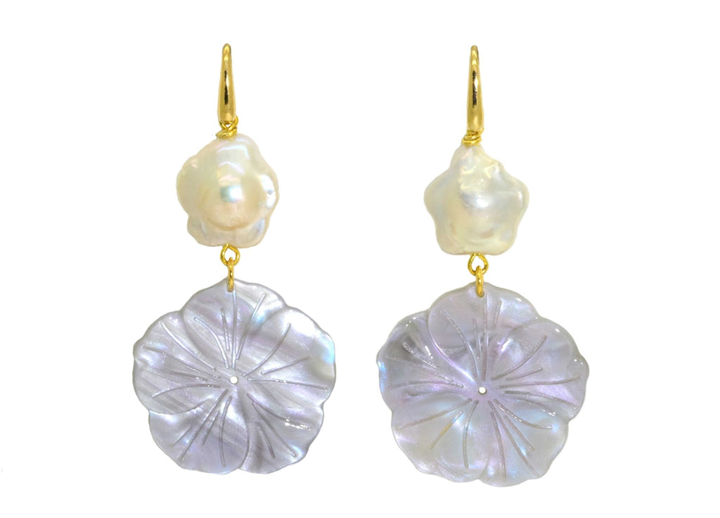 Miccy's | Pearl Flower | Resin Earrings
