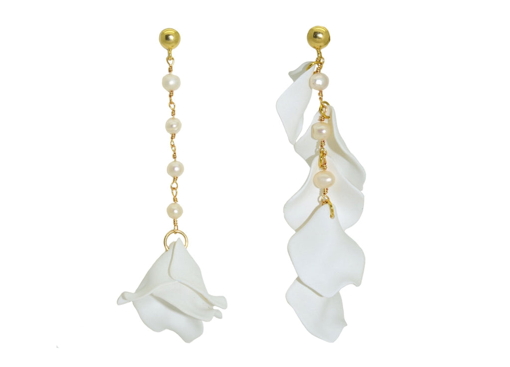 White Rosa | Resin Earrings - Miccy's Jewelz Europe
